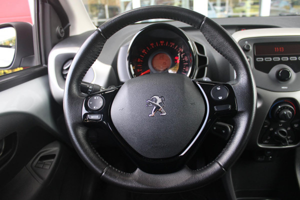Peugeot 108 1.0 e-VTi ACTIVE AUTOMAAT ZEER LAGE KILOMETERSTAND | MISTLAMPEN VOOR | LED DAGRIJVERLICHTING | PARKEERSENSOREN ACHTER | AIRCO | MULTIFUNCTIONEEL LEDEREN STUURWIEL | BLUETOOTH | CENTRALE VERGRENDELING MET AFSTANDSBEDIENING | ELEKTRISCH BEDIENBARE RAMEN VOOR | KLAPRUITJES ACHTER PORTIEREN | VAN BINNENUIT VERSTELBARE BUITEN SPIEGELS | IN HOOGTE VERSTELBARE BESTUURDERSSTOEL | SCHAKELFLIPPERS ACHTER HET STUUR | USB-A AANSLUITING |
