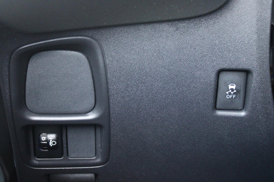 Peugeot 108 1.0 e-VTi ACTIVE AUTOMAAT ZEER LAGE KILOMETERSTAND | MISTLAMPEN VOOR | LED DAGRIJVERLICHTING | PARKEERSENSOREN ACHTER | AIRCO | MULTIFUNCTIONEEL LEDEREN STUURWIEL | BLUETOOTH | CENTRALE VERGRENDELING MET AFSTANDSBEDIENING | ELEKTRISCH BEDIENBARE RAMEN VOOR | KLAPRUITJES ACHTER PORTIEREN | VAN BINNENUIT VERSTELBARE BUITEN SPIEGELS | IN HOOGTE VERSTELBARE BESTUURDERSSTOEL | SCHAKELFLIPPERS ACHTER HET STUUR | USB-A AANSLUITING |