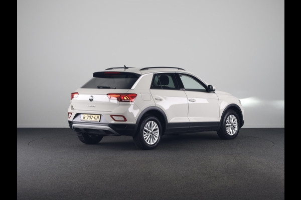 Volkswagen T-Roc 1.0 TSI Life 110 pk | Navigatie via App | Parkeersensoren (Park assist) | Adaptieve cruise control | Apple carplay / Android auto | LED koplampen | Hill hold |