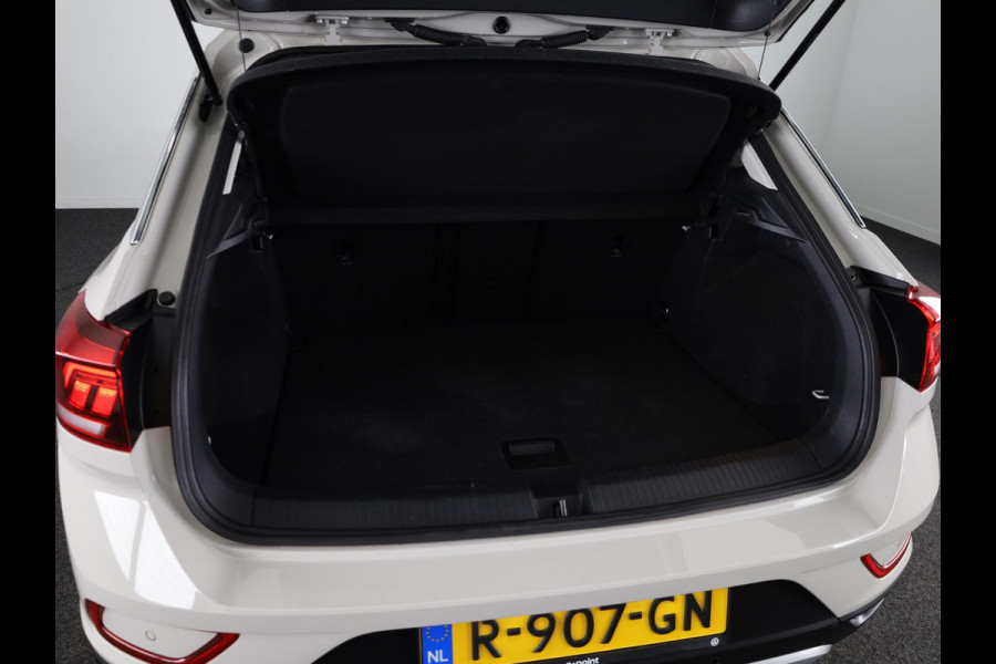 Volkswagen T-Roc 1.0 TSI Life 110 pk | Navigatie via App | Parkeersensoren (Park assist) | Adaptieve cruise control | Apple carplay / Android auto | LED koplampen | Hill hold |