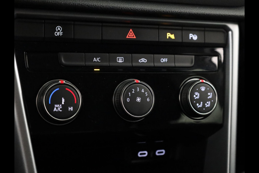 Volkswagen T-Roc 1.0 TSI Life 110 pk | Navigatie via App | Parkeersensoren (Park assist) | Adaptieve cruise control | Apple carplay / Android auto | LED koplampen | Hill hold |