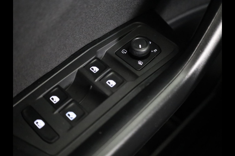 Volkswagen T-Roc 1.0 TSI Life 110 pk | Navigatie via App | Parkeersensoren (Park assist) | Adaptieve cruise control | Apple carplay / Android auto | LED koplampen | Hill hold |