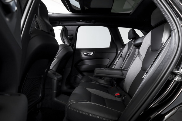 Volvo XC60 2.0 T8 Plug-in hybrid AWD Plus Black Edition | S/K Panodak | 360 Camera | Head-Up | Harman/Kardon | Dig.  Cockpit | Adapt. Cruise | Stoel-+Stuurverw. | NAV+App.Connect | Auto.Airco | LM 21" | 1126