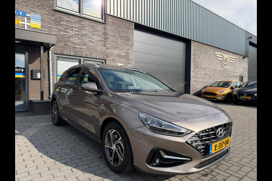 Hyundai i30 Wagon 1.5 T-GDi MHEV Premium | 1E EIGENAAR | 3/6/12MND GARANTIE | SCHUIFDAK | AUTOMAAT | LED | STOEL/STUUR VERWRM. | CARPLAY | DAB | NAVI | LANE | CAMERA |