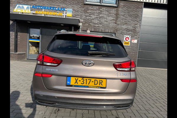 Hyundai i30 Wagon 1.5 T-GDi MHEV Premium | 1E EIGENAAR | 3/6/12MND GARANTIE | SCHUIFDAK | AUTOMAAT | LED | STOEL/STUUR VERWRM. | CARPLAY | DAB | NAVI | LANE | CAMERA |
