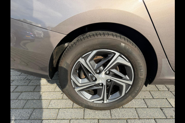 Hyundai i30 Wagon 1.5 T-GDi MHEV Premium | 1E EIGENAAR | 3/6/12MND GARANTIE | SCHUIFDAK | AUTOMAAT | LED | STOEL/STUUR VERWRM. | CARPLAY | DAB | NAVI | LANE | CAMERA |