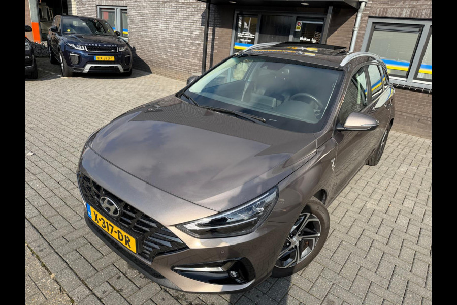 Hyundai i30 Wagon 1.5 T-GDi MHEV Premium | 1E EIGENAAR | 3/6/12MND GARANTIE | SCHUIFDAK | AUTOMAAT | LED | STOEL/STUUR VERWRM. | CARPLAY | DAB | NAVI | LANE | CAMERA |