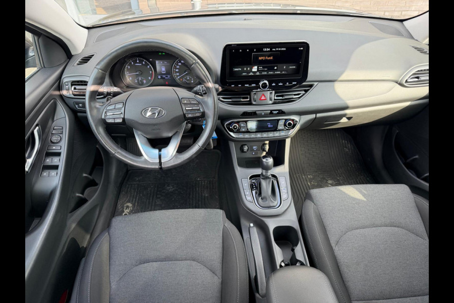 Hyundai i30 Wagon 1.5 T-GDi MHEV Premium | 1E EIGENAAR | 3/6/12MND GARANTIE | SCHUIFDAK | AUTOMAAT | LED | STOEL/STUUR VERWRM. | CARPLAY | DAB | NAVI | LANE | CAMERA |