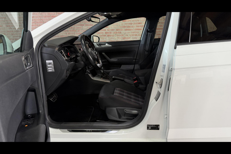 Volkswagen Polo 2.0 TSI GTI Clima / Winter Pakket / CarPlay / ABC Uitlaat systeem / Navi / PDC