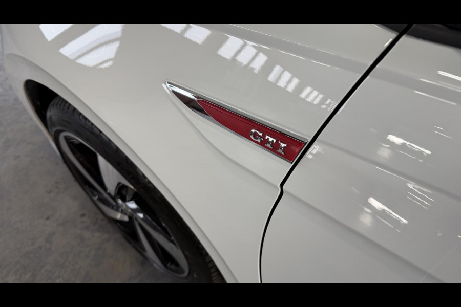 Volkswagen Polo 2.0 TSI GTI Clima / Winter Pakket / CarPlay / ABC Uitlaat systeem / Navi / PDC