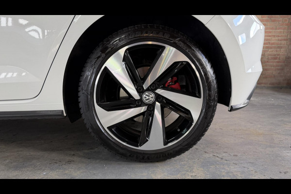 Volkswagen Polo 2.0 TSI GTI Clima / Winter Pakket / CarPlay / ABC Uitlaat systeem / Navi / PDC
