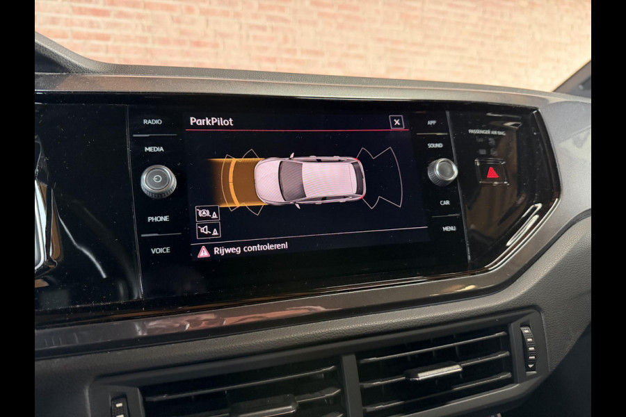 Volkswagen Polo 2.0 TSI GTI Clima / Winter Pakket / CarPlay / ABC Uitlaat systeem / Navi / PDC
