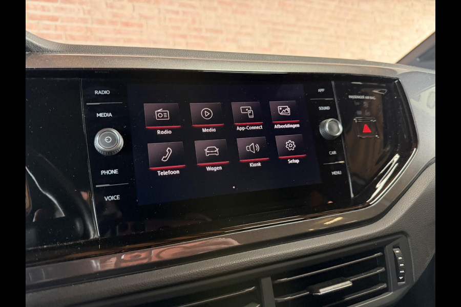 Volkswagen Polo 2.0 TSI GTI Clima / Winter Pakket / CarPlay / ABC Uitlaat systeem / Navi / PDC
