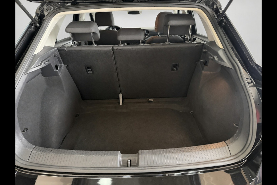 Volkswagen T-Roc 1.5 TSI Sport | Sensoren | Automaat | Stoelverwarming | Cruise