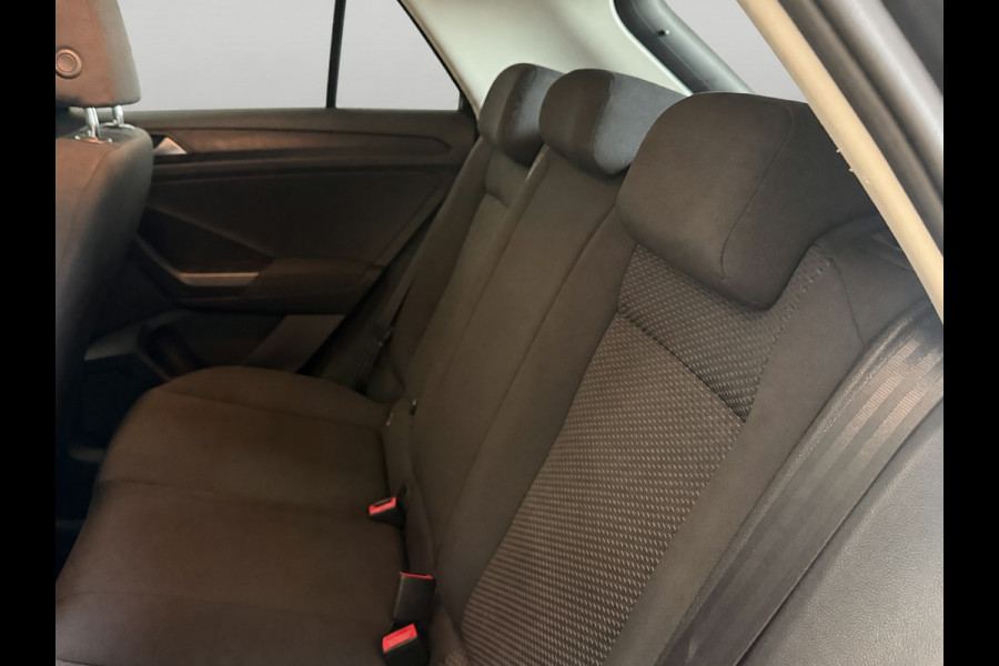 Volkswagen T-Roc 1.5 TSI Sport | Sensoren | Automaat | Stoelverwarming | Cruise