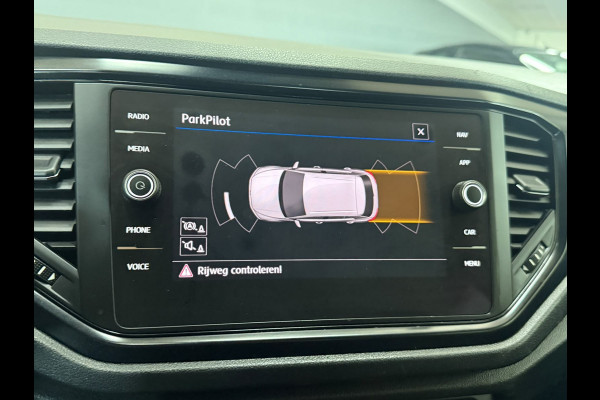 Volkswagen T-Roc 1.5 TSI Sport | Sensoren | Automaat | Stoelverwarming | Cruise