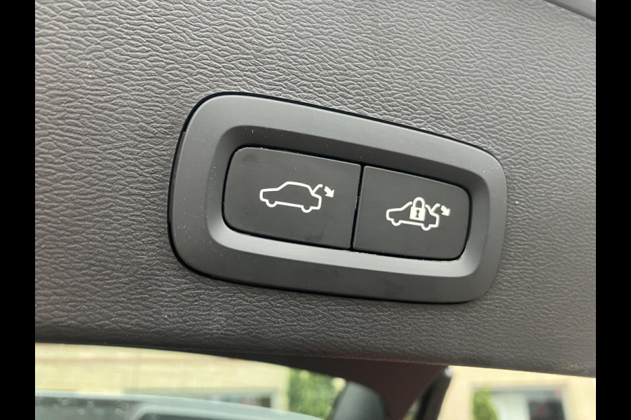 Volvo XC40 1.5 T4 Plug-in hybrid Core Bright | WinterPack | Camera | NAP