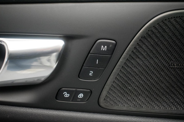 Volvo S60 2.0 B3 R-Design Black Pack NL-auto [ Massage Stoelkoeling/verwarming Harman-Kardon Nappa Memory Pilot Assist DAB ]
