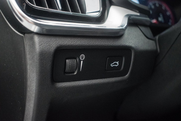 Volvo S60 2.0 B3 R-Design Black Pack NL-auto [ Massage Stoelkoeling/verwarming Harman-Kardon Nappa Memory Pilot Assist DAB ]