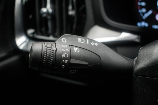 Volvo S60 2.0 B3 R-Design Black Pack NL-auto [ Massage Stoelkoeling/verwarming Harman-Kardon Nappa Memory Pilot Assist DAB ]