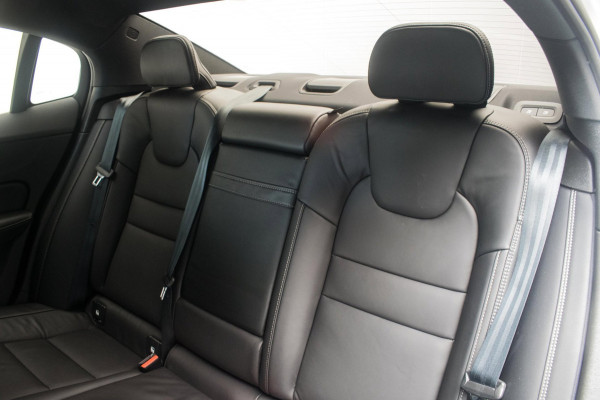 Volvo S60 2.0 B3 R-Design Black Pack NL-auto [ Massage Stoelkoeling/verwarming Harman-Kardon Nappa Memory Pilot Assist DAB ]