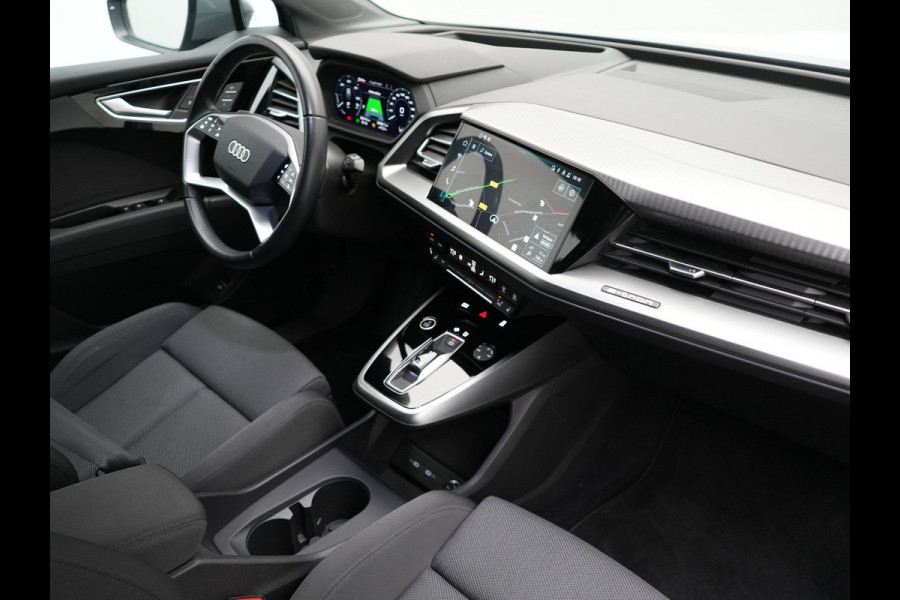 Audi Q4 e-tron 40 Edition 77 kWh 204pk Dealer O.H. | SOH 95,7% | Adaptive Cruise | Head Up | Camera | Sportstoelen Memory & Verwarmd | Stuur Verwarmd | Apple Carplay | Navigatie | DAB | 19"L.M |
