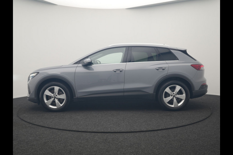 Audi Q4 e-tron 40 Edition 77 kWh 204pk Dealer O.H. | SOH 95,7% | Adaptive Cruise | Head Up | Camera | Sportstoelen Memory & Verwarmd | Stuur Verwarmd | Apple Carplay | Navigatie | DAB | 19"L.M |