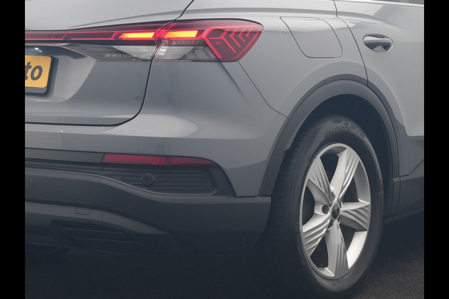 Audi Q4 e-tron 40 Edition 77 kWh 204pk Dealer O.H. | SOH 95,7% | Adaptive Cruise | Head Up | Camera | Sportstoelen Memory & Verwarmd | Stuur Verwarmd | Apple Carplay | Navigatie | DAB | 19"L.M |