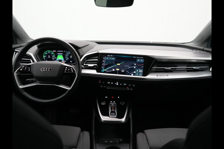 Audi Q4 e-tron 40 Edition 77 kWh 204pk Dealer O.H. | SOH 95,7% | Adaptive Cruise | Head Up | Camera | Sportstoelen Memory & Verwarmd | Stuur Verwarmd | Apple Carplay | Navigatie | DAB | 19"L.M |
