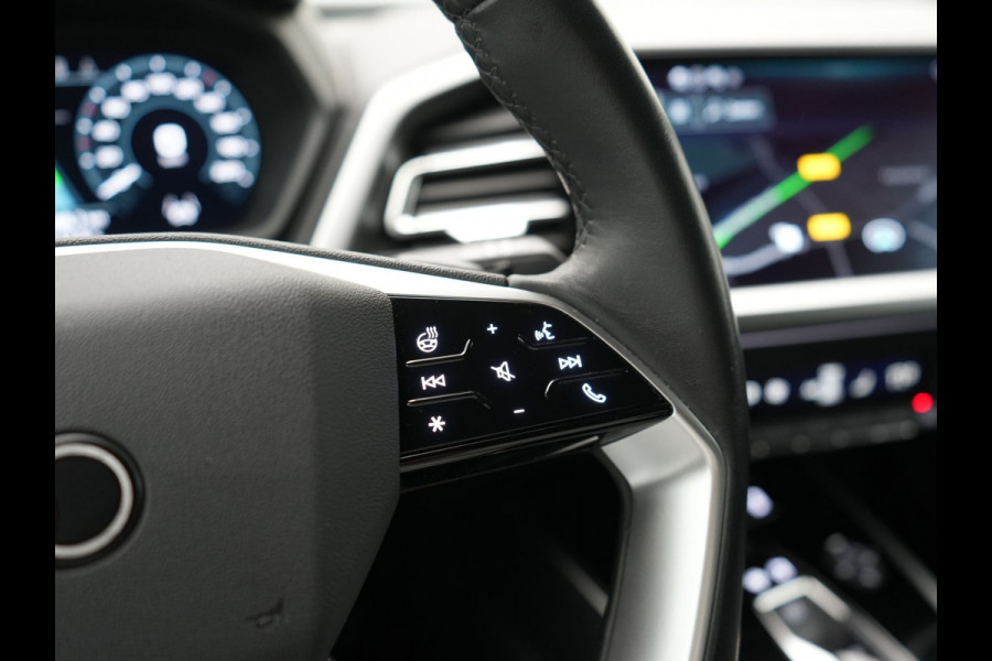 Audi Q4 e-tron 40 Edition 77 kWh 204pk Dealer O.H. | SOH 95,7% | Adaptive Cruise | Head Up | Camera | Sportstoelen Memory & Verwarmd | Stuur Verwarmd | Apple Carplay | Navigatie | DAB | 19"L.M |