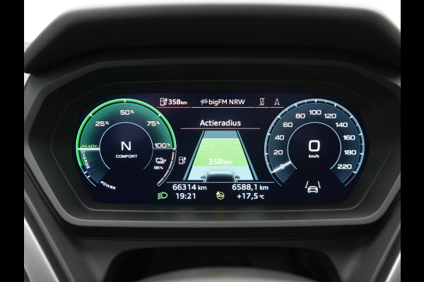 Audi Q4 e-tron 40 Edition 77 kWh 204pk Dealer O.H. | SOH 95,7% | Adaptive Cruise | Head Up | Camera | Sportstoelen Memory & Verwarmd | Stuur Verwarmd | Apple Carplay | Navigatie | DAB | 19"L.M |
