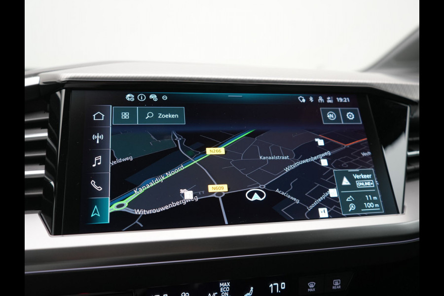 Audi Q4 e-tron 40 Edition 77 kWh 204pk Dealer O.H. | SOH 95,7% | Adaptive Cruise | Head Up | Camera | Sportstoelen Memory & Verwarmd | Stuur Verwarmd | Apple Carplay | Navigatie | DAB | 19"L.M |