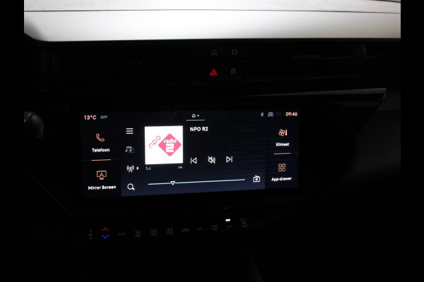 Alfa Romeo junior Elettrica Automaat 156PK Adaptieve Cruise Control LMV 18 inch Full Led Matrix Parkeer sensoren Navigatie Apple Carplay / Android auto  Climate Control