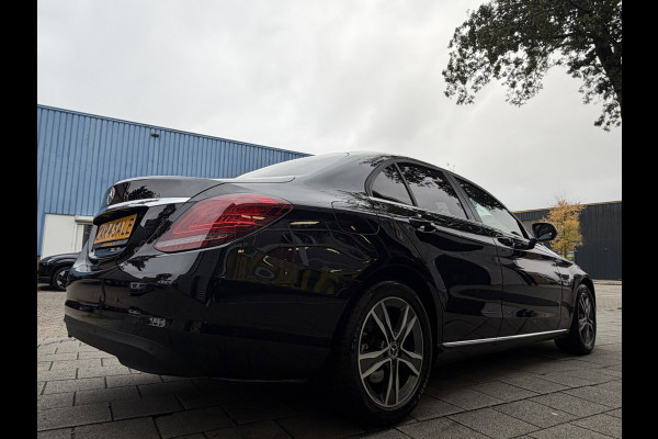 Mercedes-Benz C-Klasse 160 Sport Edition AUTOMAAT I Navigatie / Apple CarPlay I Sport interieur I Stoel verwarming I LED I PDC ..