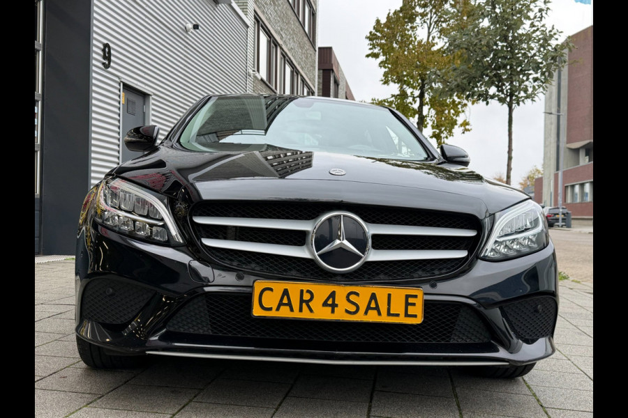 Mercedes-Benz C-Klasse 160 Sport Edition AUTOMAAT I Navigatie / Apple CarPlay I Sport interieur I Stoel verwarming I LED I PDC ..