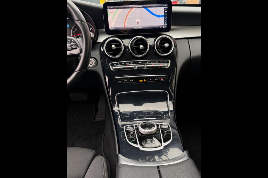Mercedes-Benz C-Klasse 160 Sport Edition AUTOMAAT I Navigatie / Apple CarPlay I Sport interieur I Stoel verwarming I LED I PDC ..