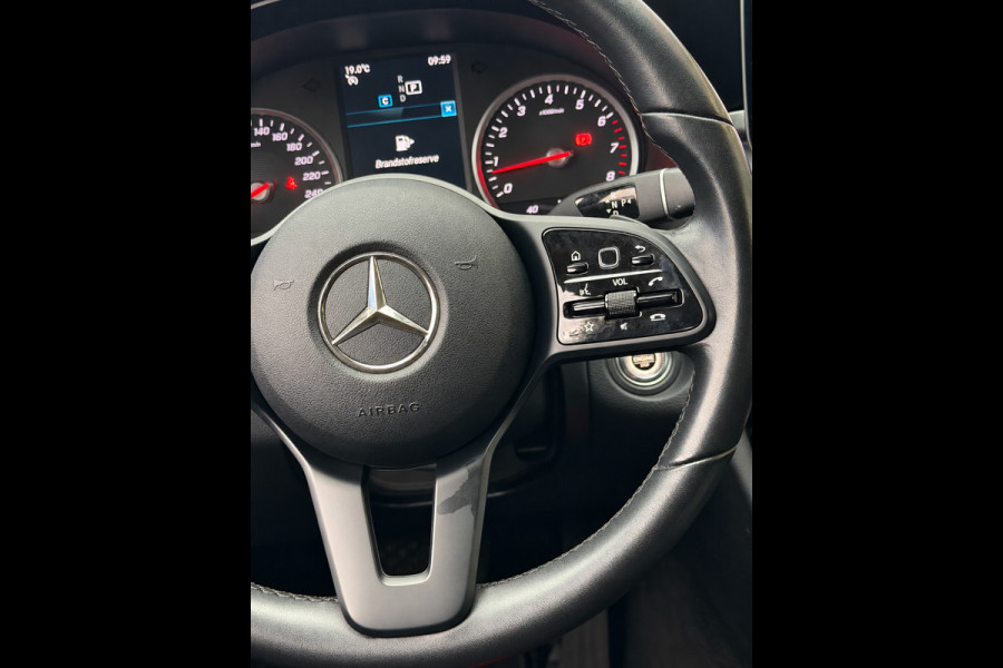 Mercedes-Benz C-Klasse 160 Sport Edition AUTOMAAT I Navigatie / Apple CarPlay I Sport interieur I Stoel verwarming I LED I PDC ..