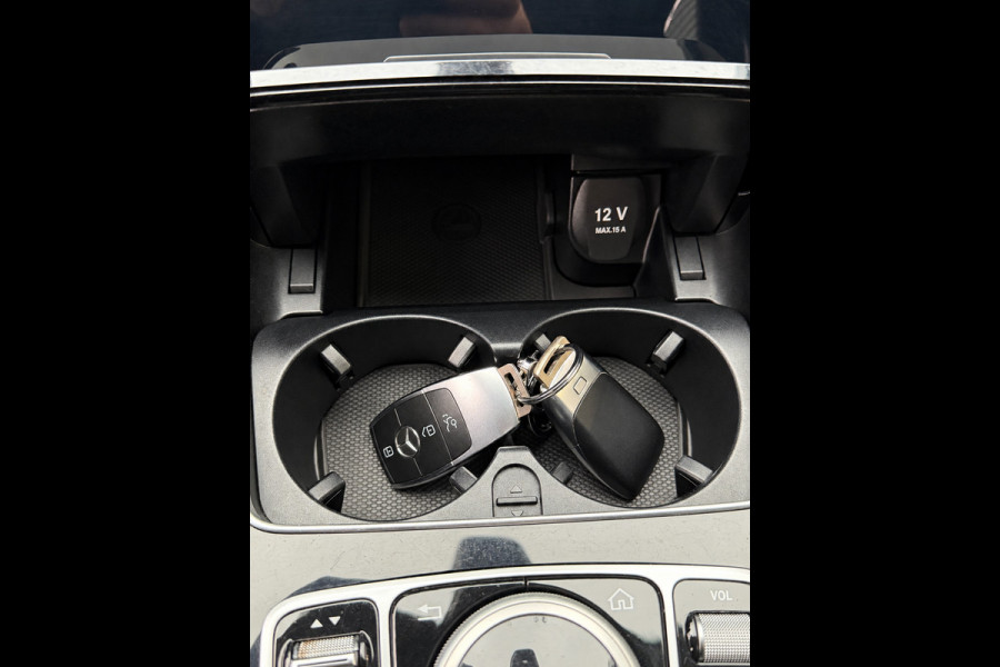 Mercedes-Benz C-Klasse 160 Sport Edition AUTOMAAT I Navigatie / Apple CarPlay I Sport interieur I Stoel verwarming I LED I PDC ..