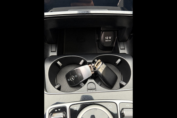 Mercedes-Benz C-Klasse 160 Sport Edition AUTOMAAT I Navigatie / Apple CarPlay I Sport interieur I Stoel verwarming I LED I PDC ..