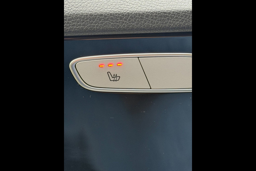 Mercedes-Benz C-Klasse 160 Sport Edition AUTOMAAT I Navigatie / Apple CarPlay I Sport interieur I Stoel verwarming I LED I PDC ..