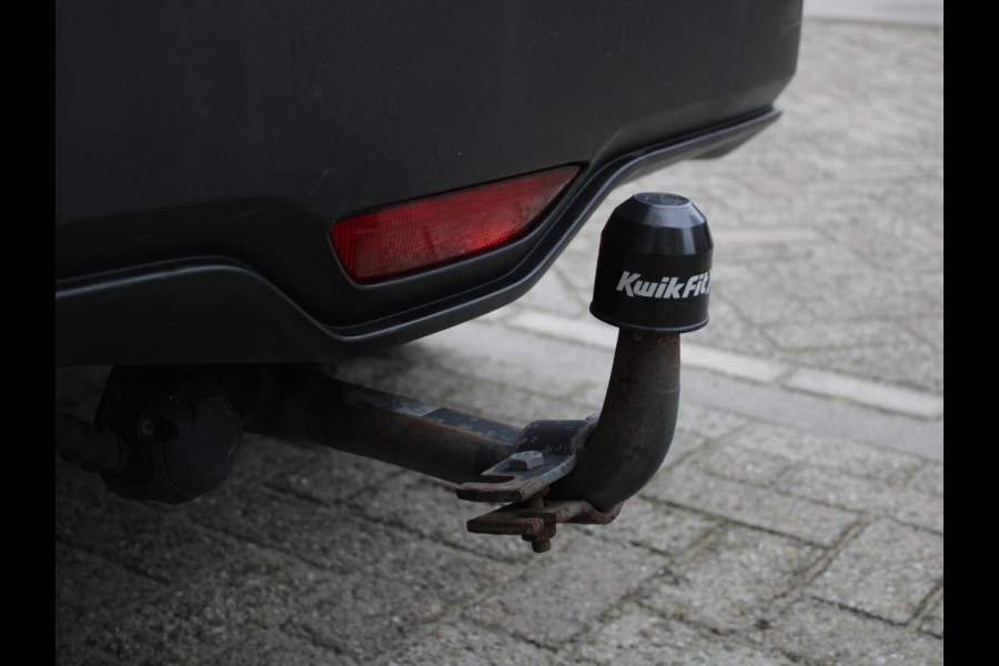 Toyota C-HR 1.8 Hybrid Bi-Tone | TREKHAAK | LED KOPLAMPEN | STUUR & STOELVERWARMING |