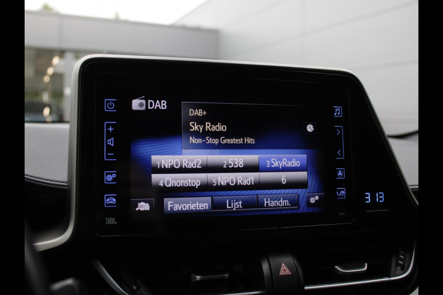Toyota C-HR 1.8 Hybrid Bi-Tone | TREKHAAK | LED KOPLAMPEN | STUUR & STOELVERWARMING |