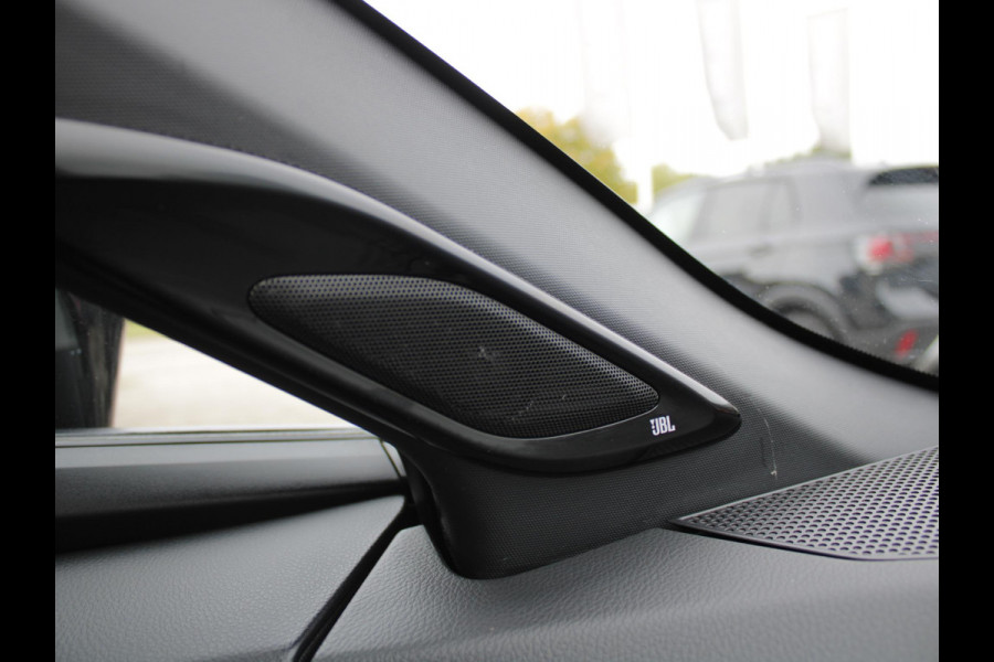 Toyota C-HR 1.8 Hybrid Bi-Tone | TREKHAAK | LED KOPLAMPEN | STUUR & STOELVERWARMING |