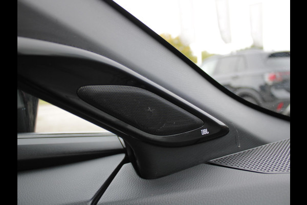 Toyota C-HR 1.8 Hybrid Bi-Tone | TREKHAAK | LED KOPLAMPEN | STUUR & STOELVERWARMING |