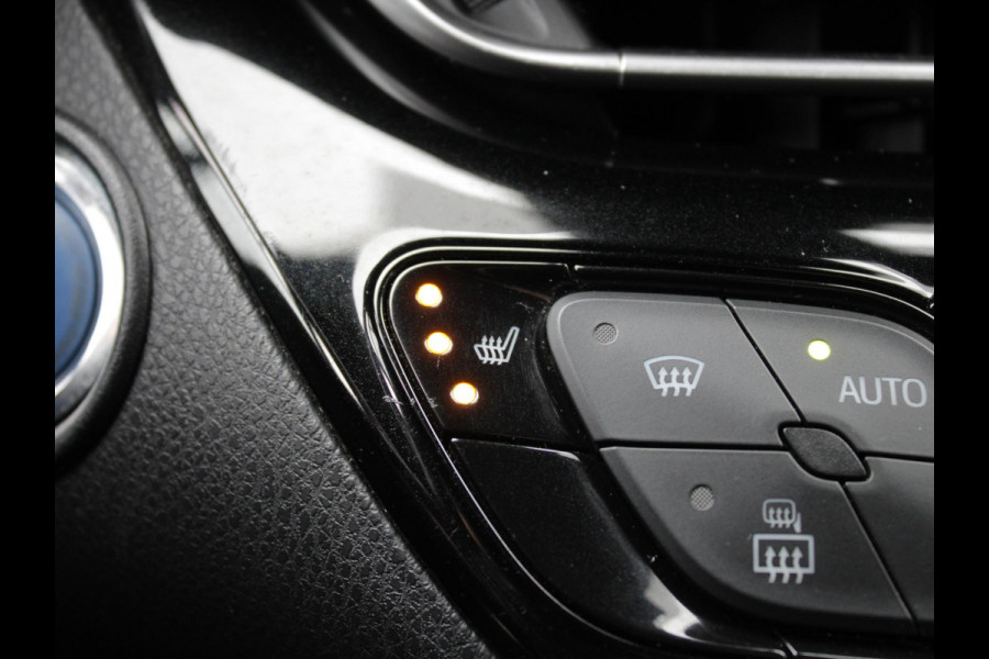 Toyota C-HR 1.8 Hybrid Bi-Tone | TREKHAAK | LED KOPLAMPEN | STUUR & STOELVERWARMING |