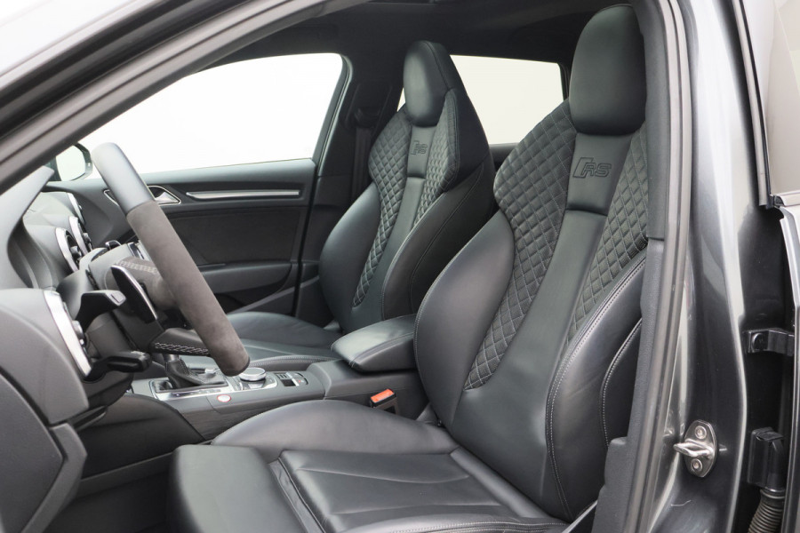 Audi RS3 Sportback 2.5 TFSI Quattro Panoramadak, Virtual Cokcpit, Leer, ACC, B&O, Apple CarPlay, Camera, Keyless, 19"