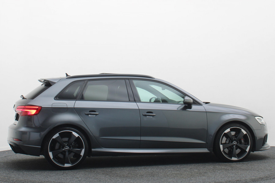 Audi RS3 Sportback 2.5 TFSI Quattro Panoramadak, Virtual Cokcpit, Leer, ACC, B&O, Apple CarPlay, Camera, Keyless, 19"