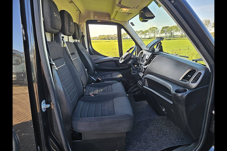 Iveco Daily 35S14V 2.3 410 L4H2 Cruise control, Airco, Carplay, Navi, Camera, Climate control, Led