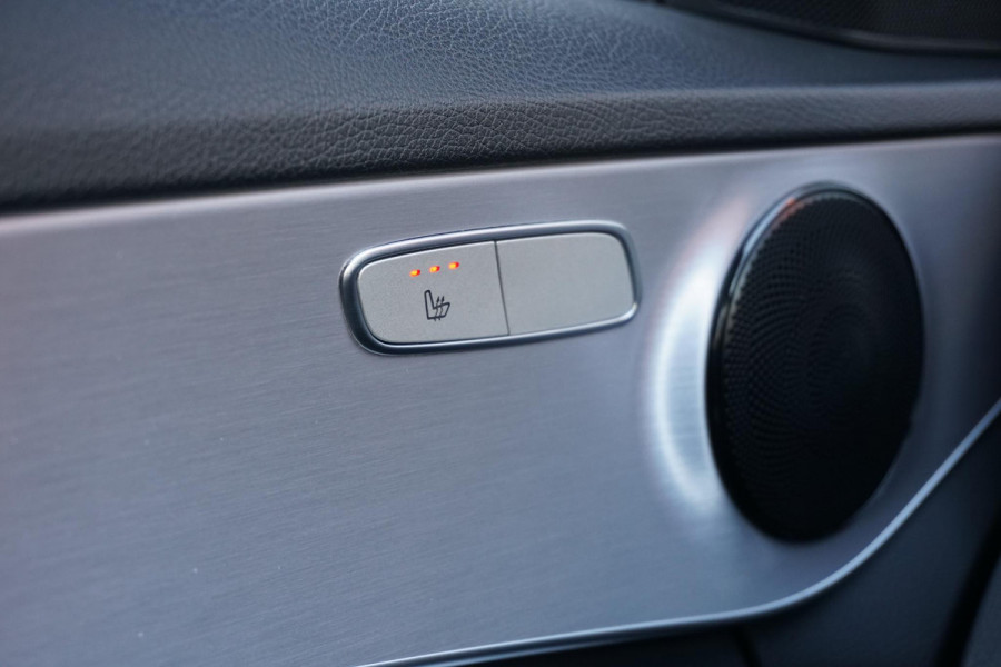 Mercedes-Benz C-Klasse 180 Business Solution AMG + CAMERA / LEDER / MULTIBEAM LED / DODEHOEK