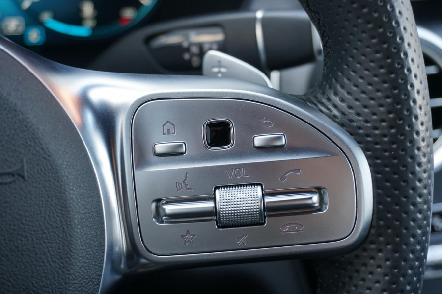 Mercedes-Benz C-Klasse 180 Business Solution AMG + CAMERA / LEDER / MULTIBEAM LED / DODEHOEK